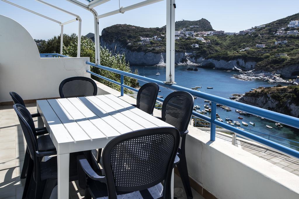 Magi - Appartamenti Maga Circe Ponza Extérieur photo