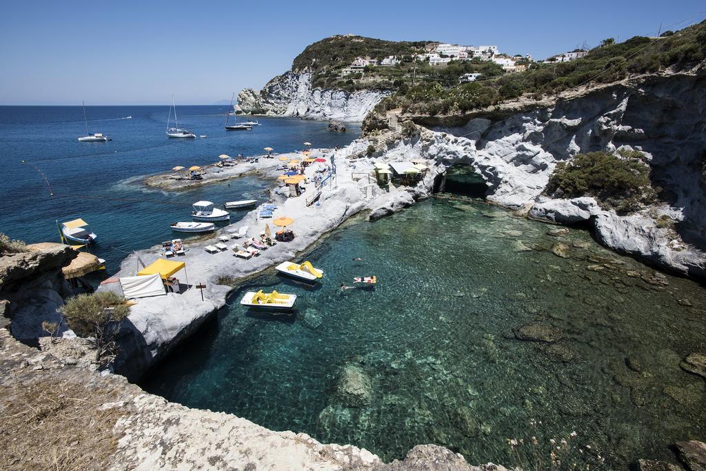 Magi - Appartamenti Maga Circe Ponza Extérieur photo